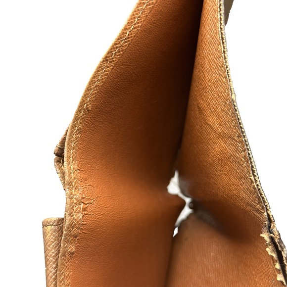 Louis Vuitton Wallet - Picture 3 of 9